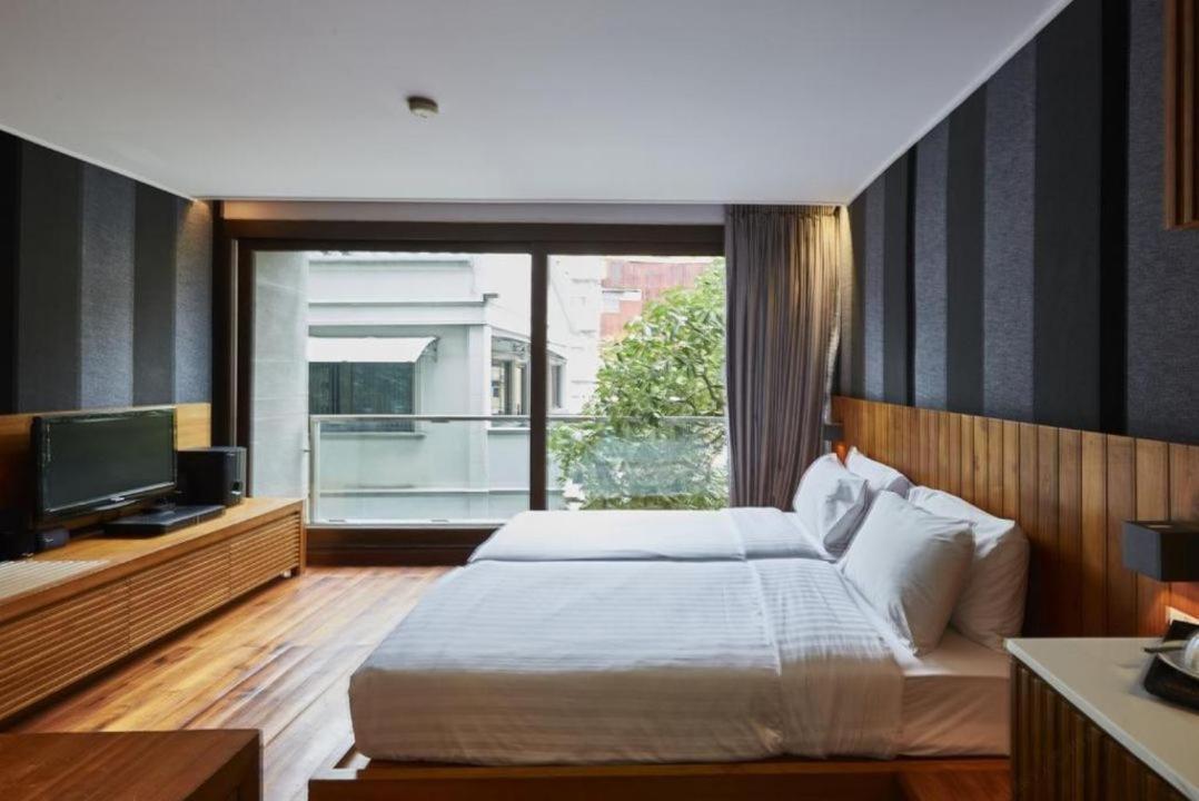 Luxx Langsuan Hotel - Sha Plus Бангкок Екстер'єр фото