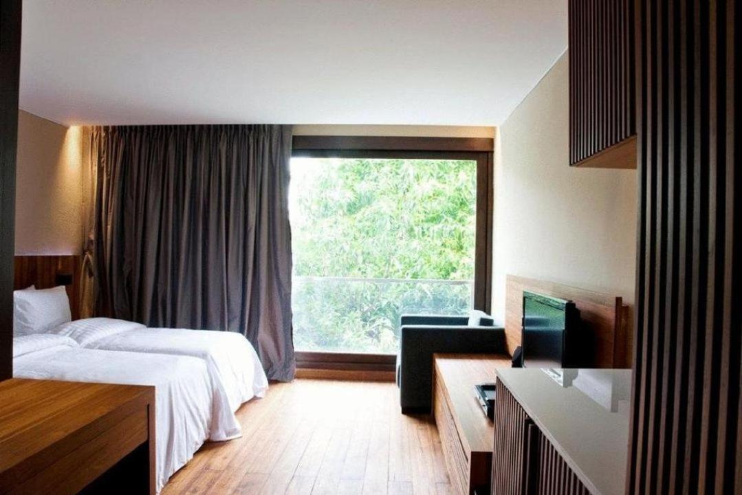 Luxx Langsuan Hotel - Sha Plus Бангкок Екстер'єр фото
