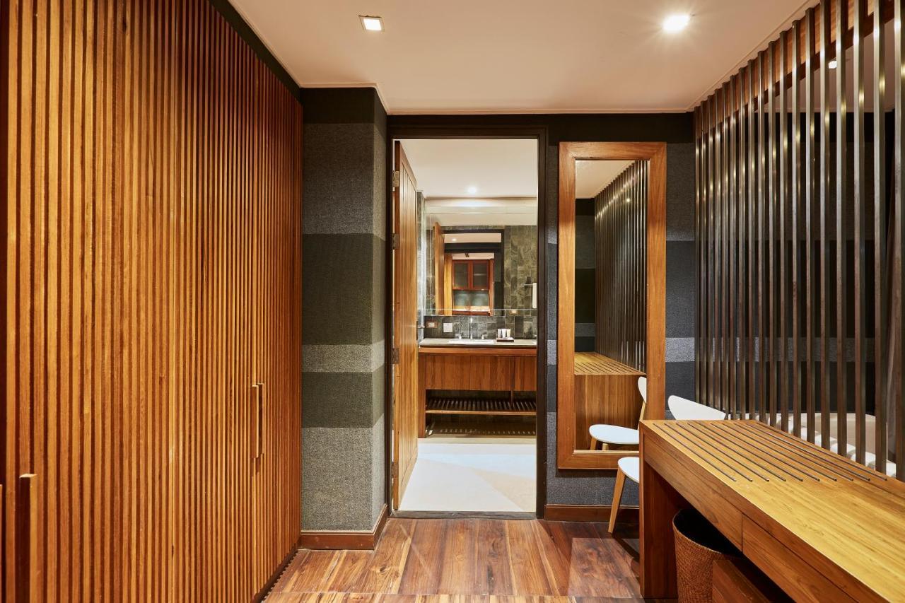 Luxx Langsuan Hotel - Sha Plus Бангкок Екстер'єр фото