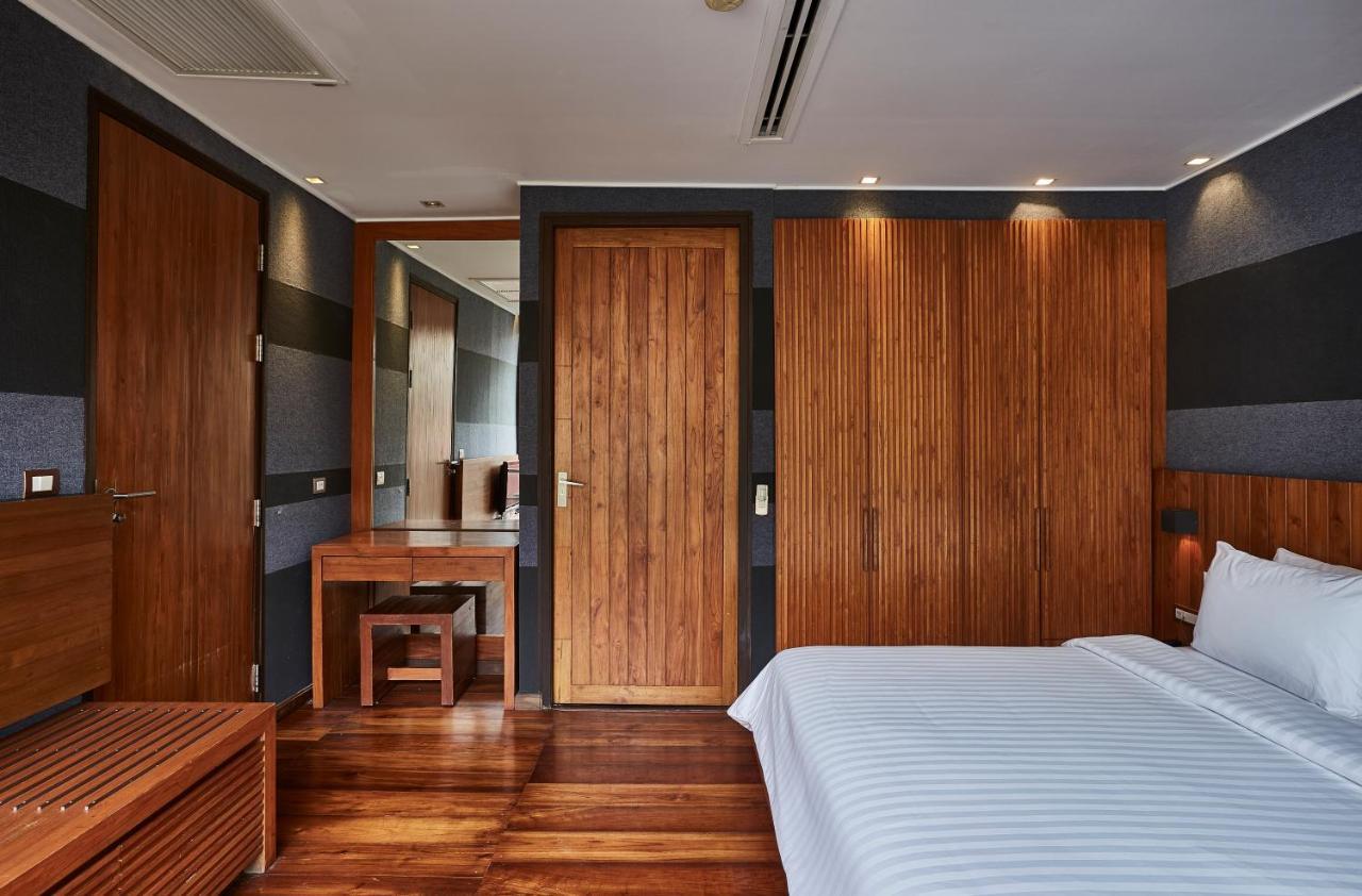 Luxx Langsuan Hotel - Sha Plus Бангкок Екстер'єр фото