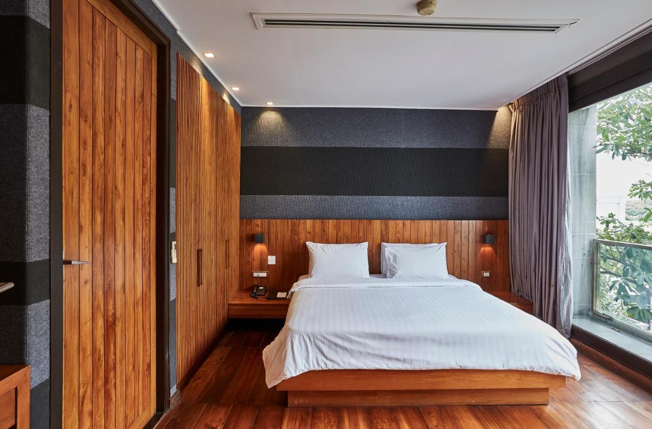 Luxx Langsuan Hotel - Sha Plus Бангкок Екстер'єр фото