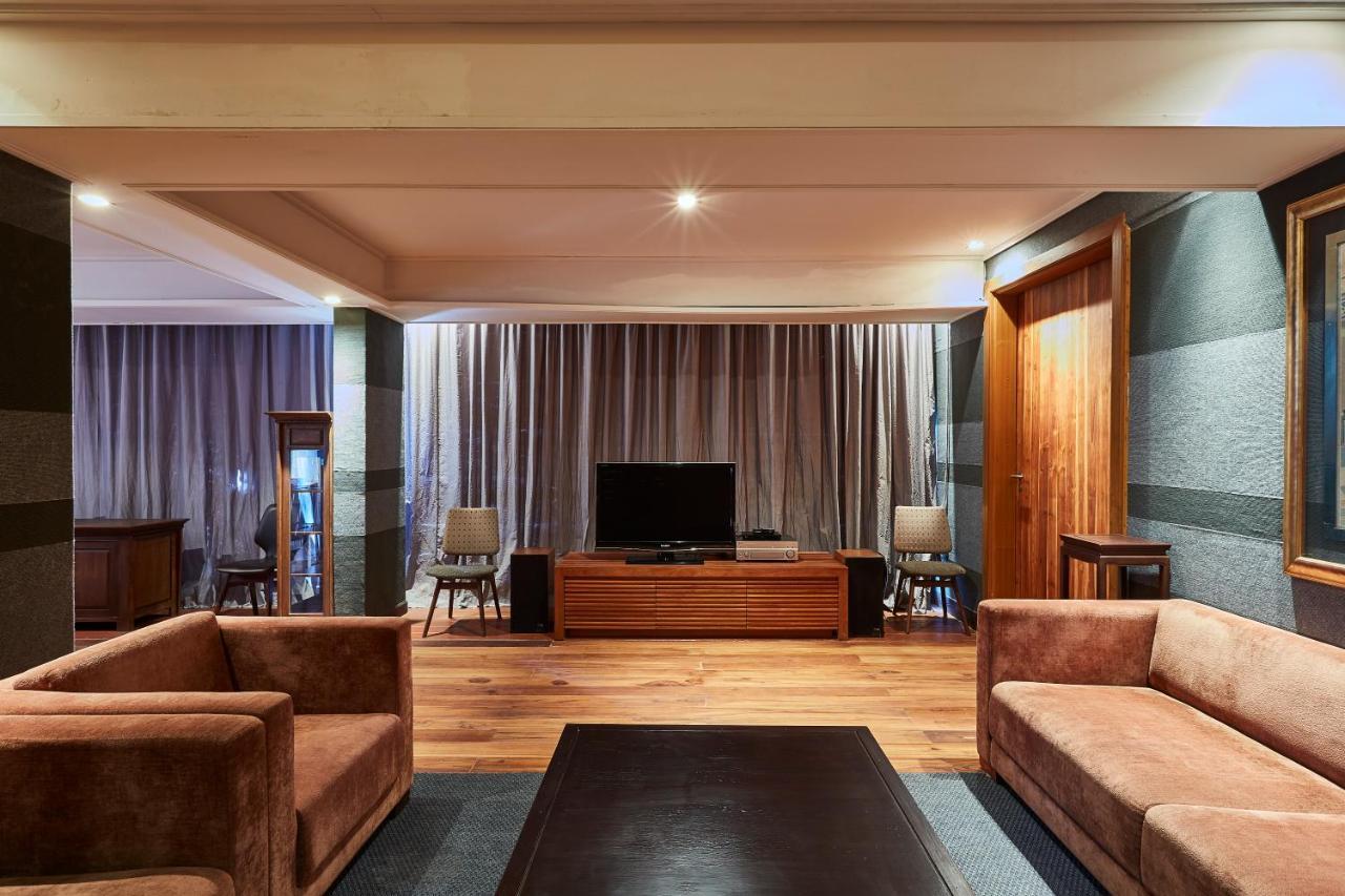 Luxx Langsuan Hotel - Sha Plus Бангкок Екстер'єр фото