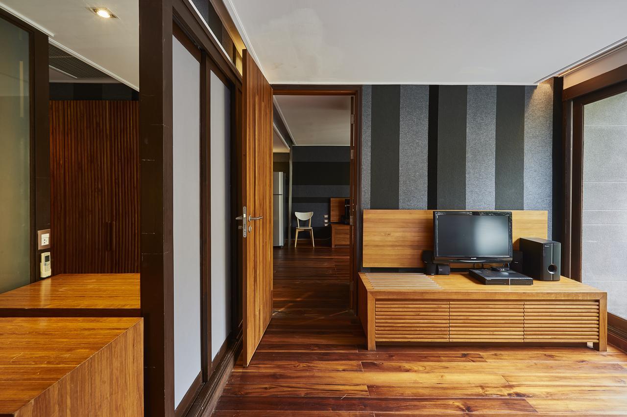 Luxx Langsuan Hotel - Sha Plus Бангкок Екстер'єр фото