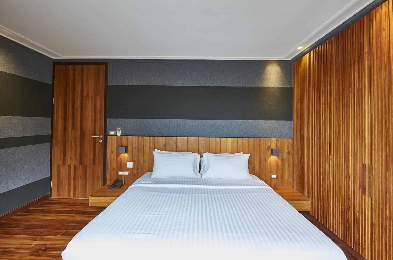 Luxx Langsuan Hotel - Sha Plus Бангкок Екстер'єр фото