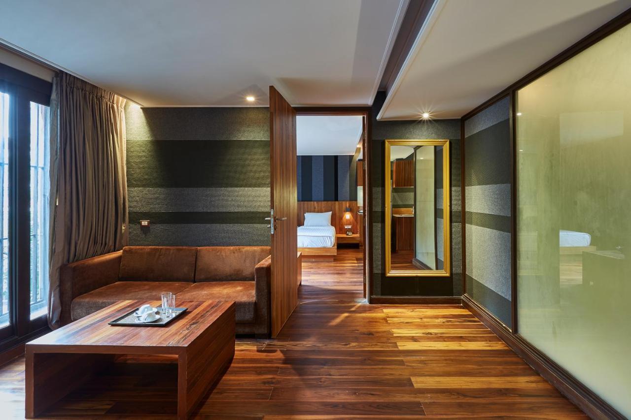 Luxx Langsuan Hotel - Sha Plus Бангкок Екстер'єр фото